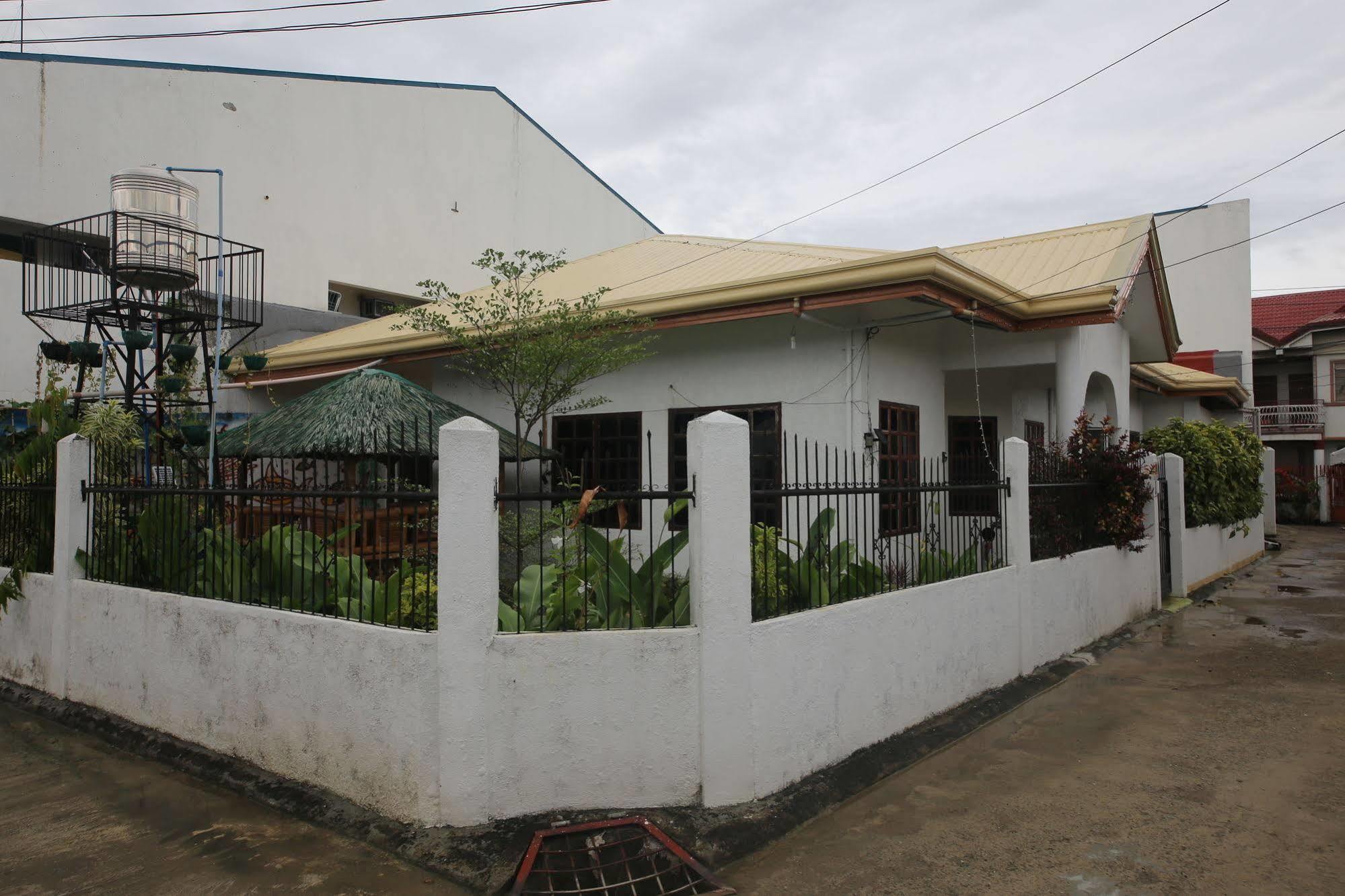 Dee Guest House Lapu-Lapu City Eksteriør bilde